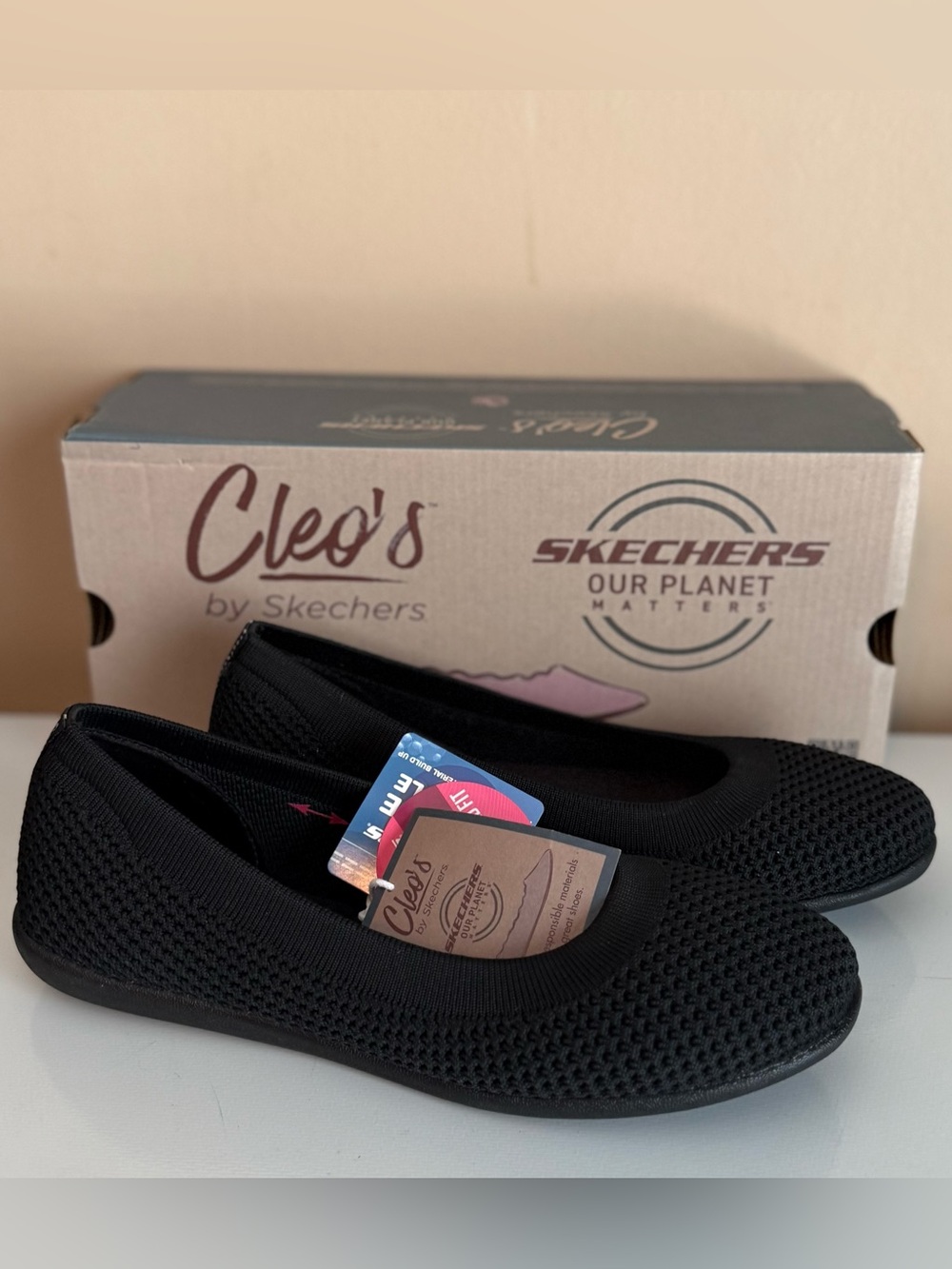 WOMEN'S CLEO’S SKECHERS SIZE 7 AIR-COOLED BLACK STRETCH SLIP-ON FLATS NEW W/BOX